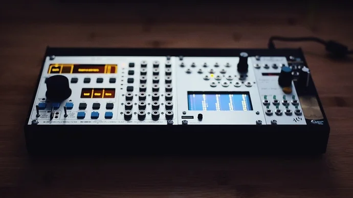 Orthogonal Devices ER-301 モジュラーシンセ orthogonal devices ER-301